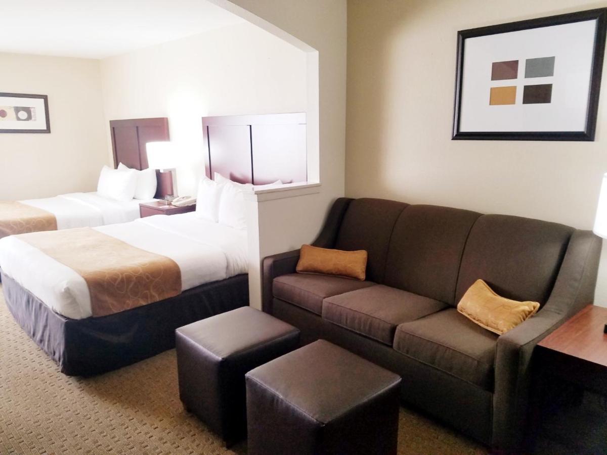 Quality Suites Irving-Las Colinas 외부 사진