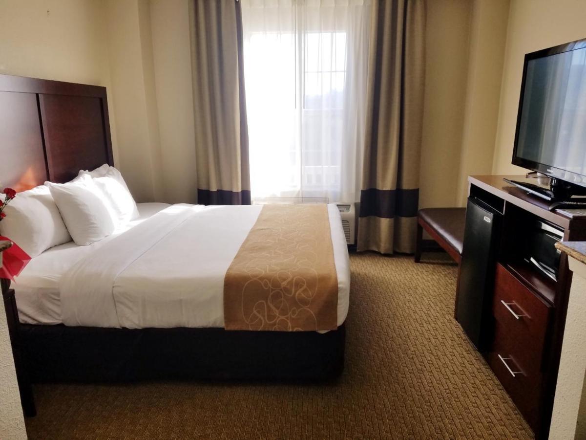 Quality Suites Irving-Las Colinas 외부 사진