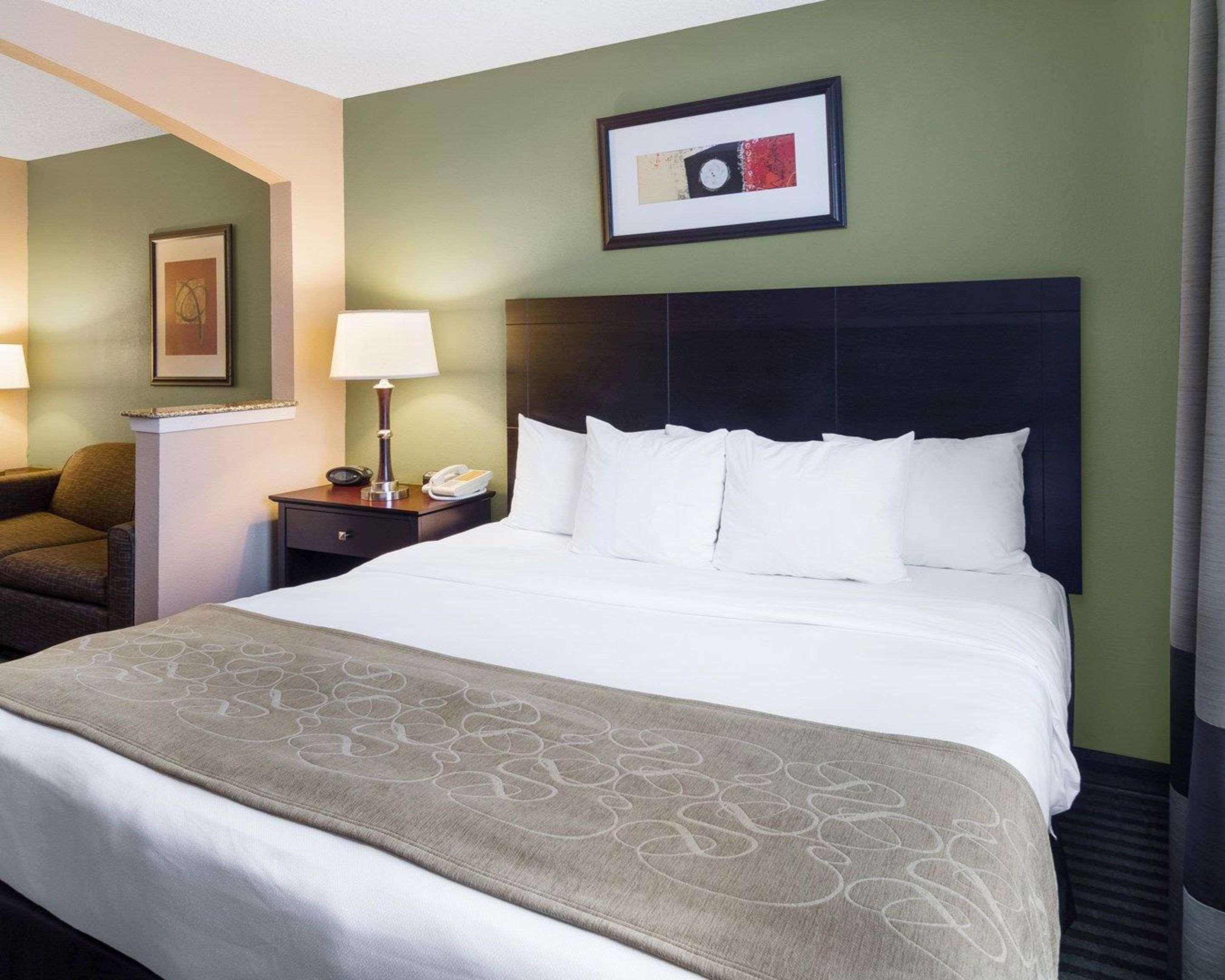 Quality Suites Irving-Las Colinas 외부 사진