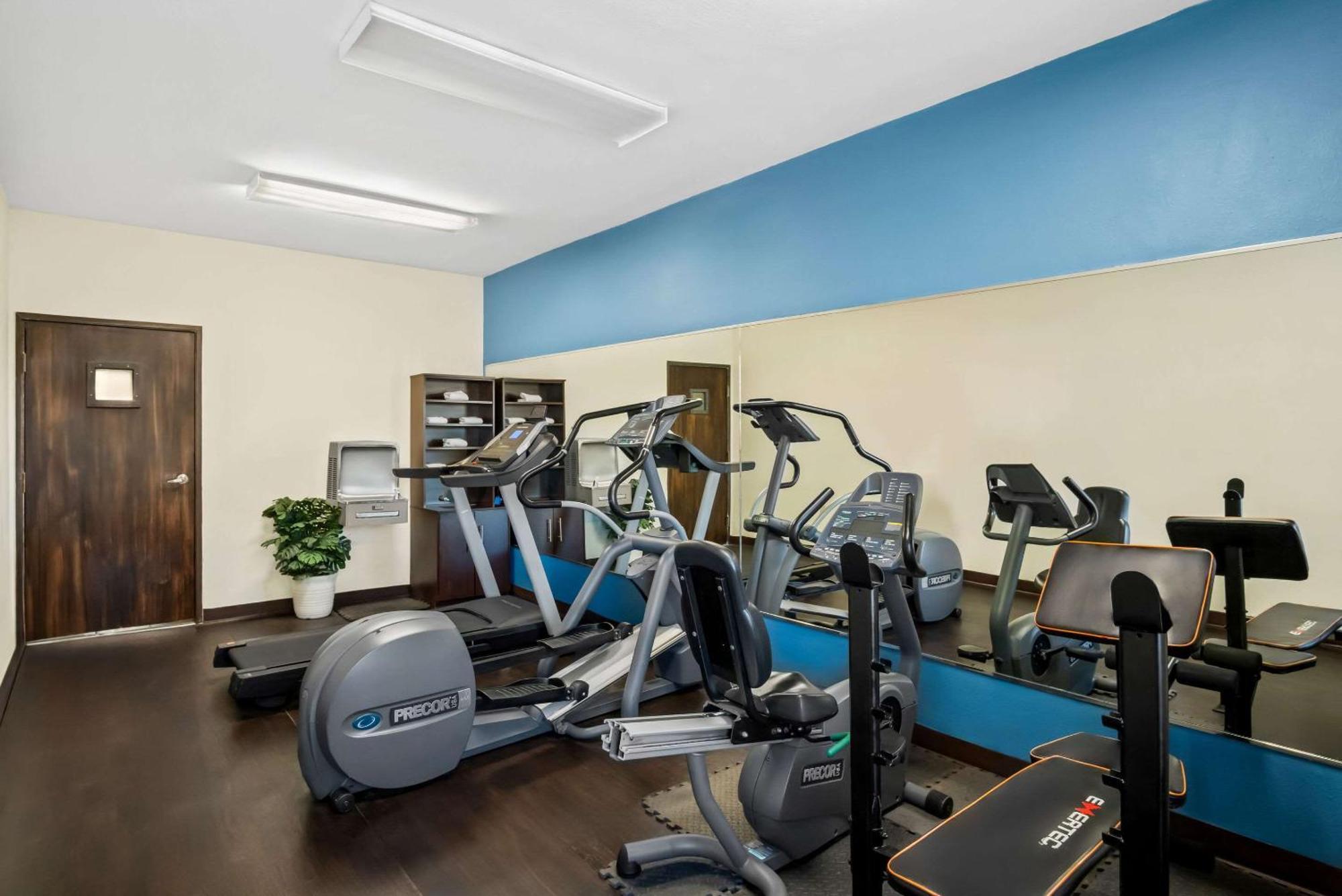 Quality Suites Irving-Las Colinas 외부 사진