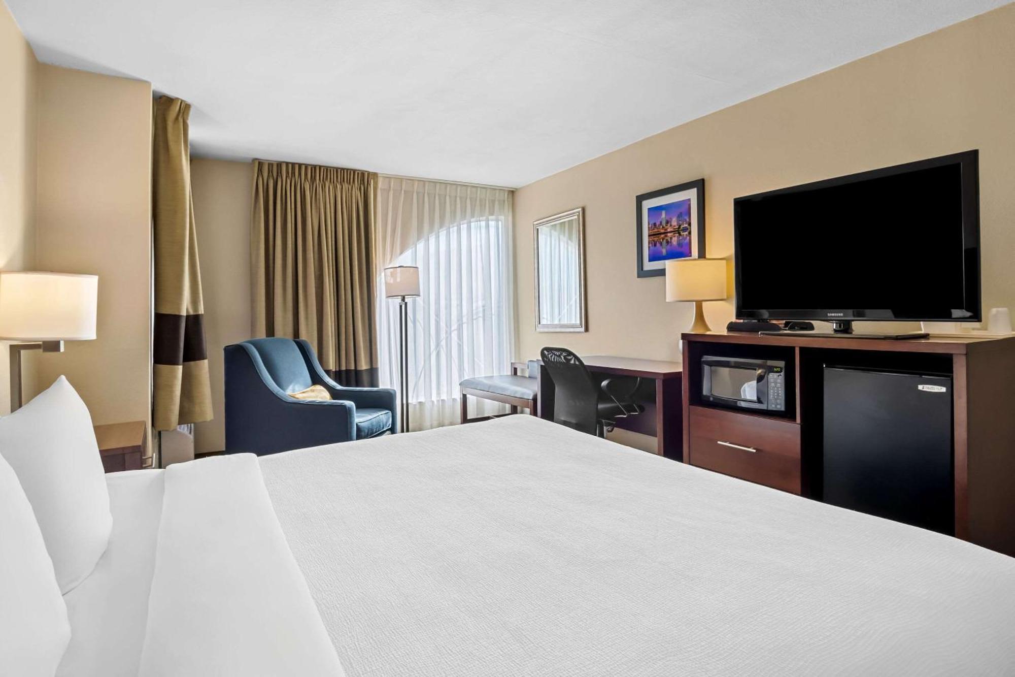 Quality Suites Irving-Las Colinas 외부 사진