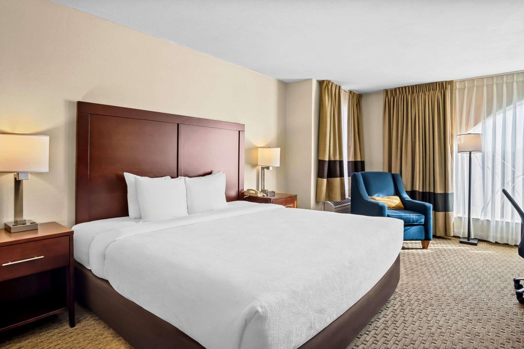 Quality Suites Irving-Las Colinas 외부 사진